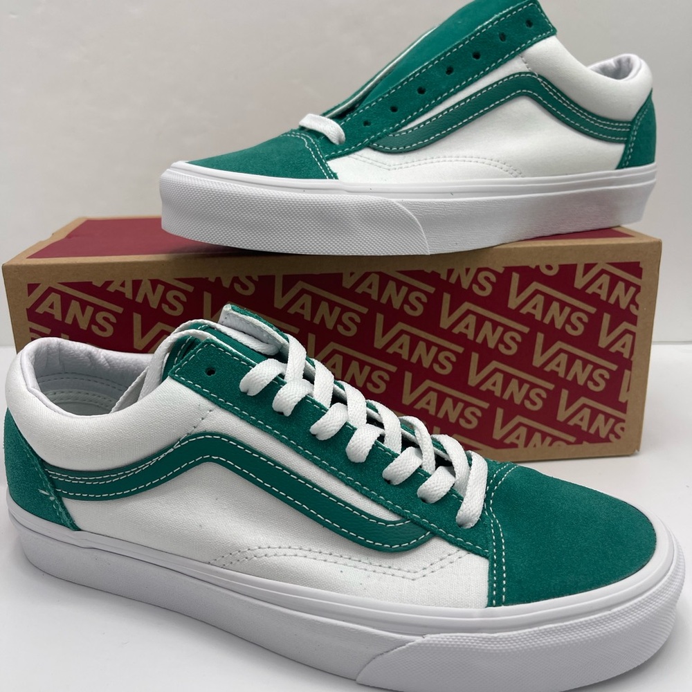 Vans Men’s Style 36 'Classic Sport - Cadmium Green Sneakers
VN0A54F69YE
Stylish